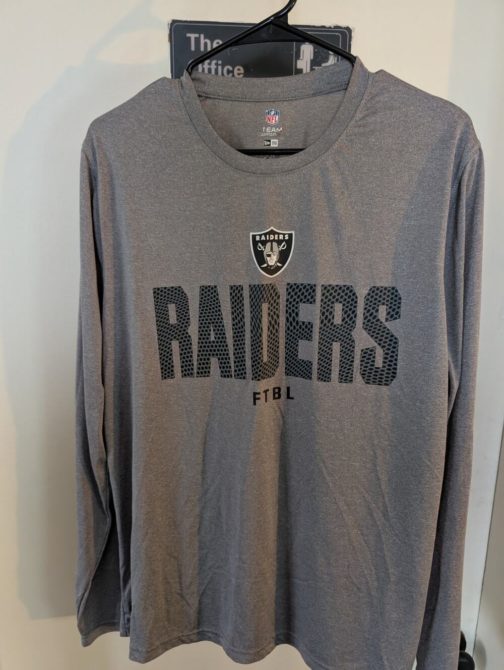 Las Vegas Raiders New Era men's large long sleeve pullover team apparel